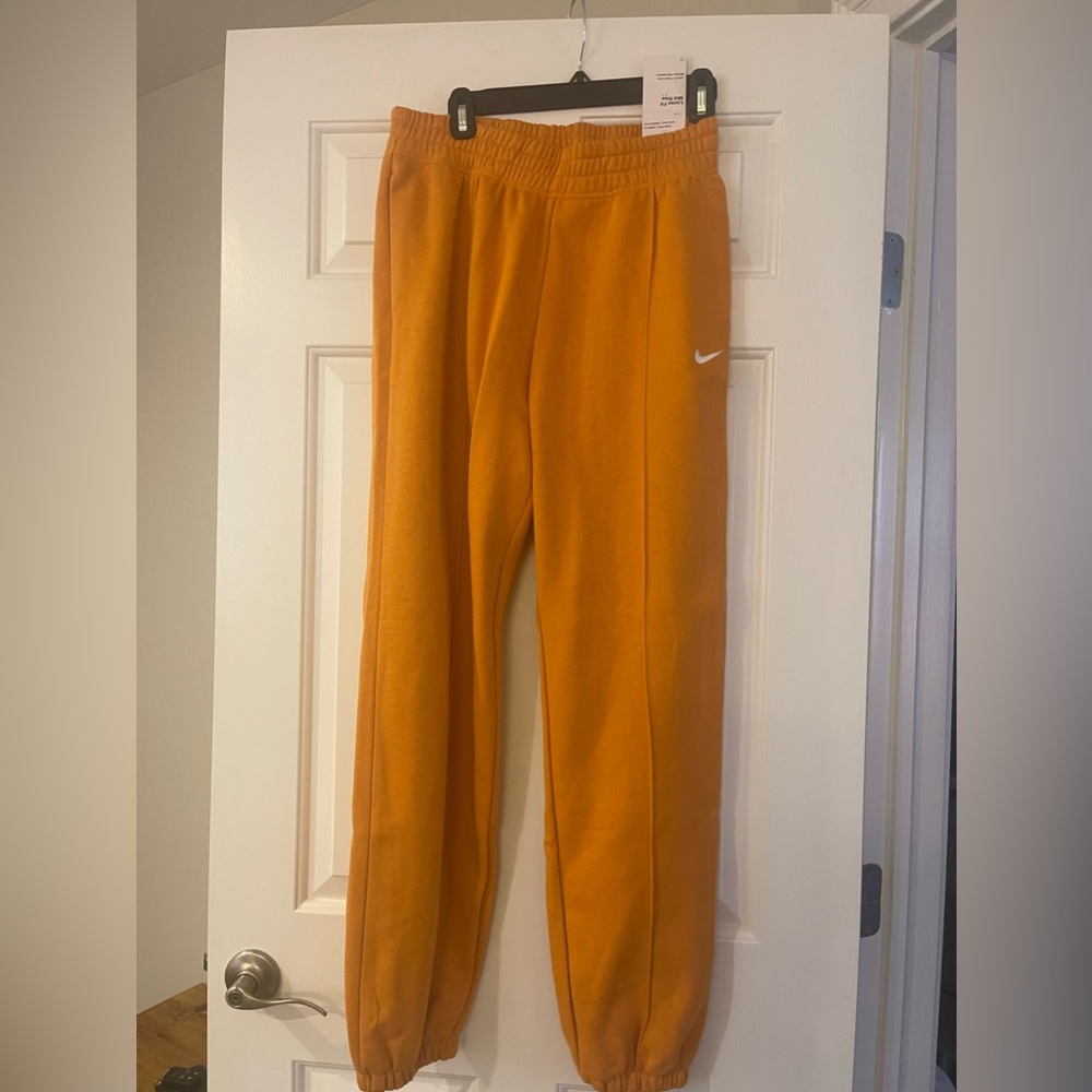 NWT Nike Sweatpants